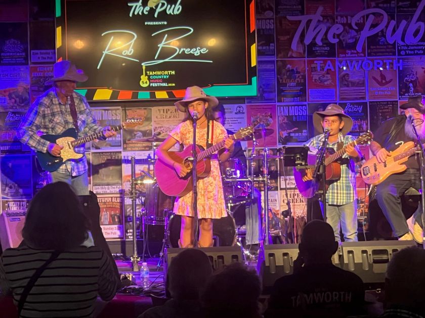 Mika & Blue at the pub